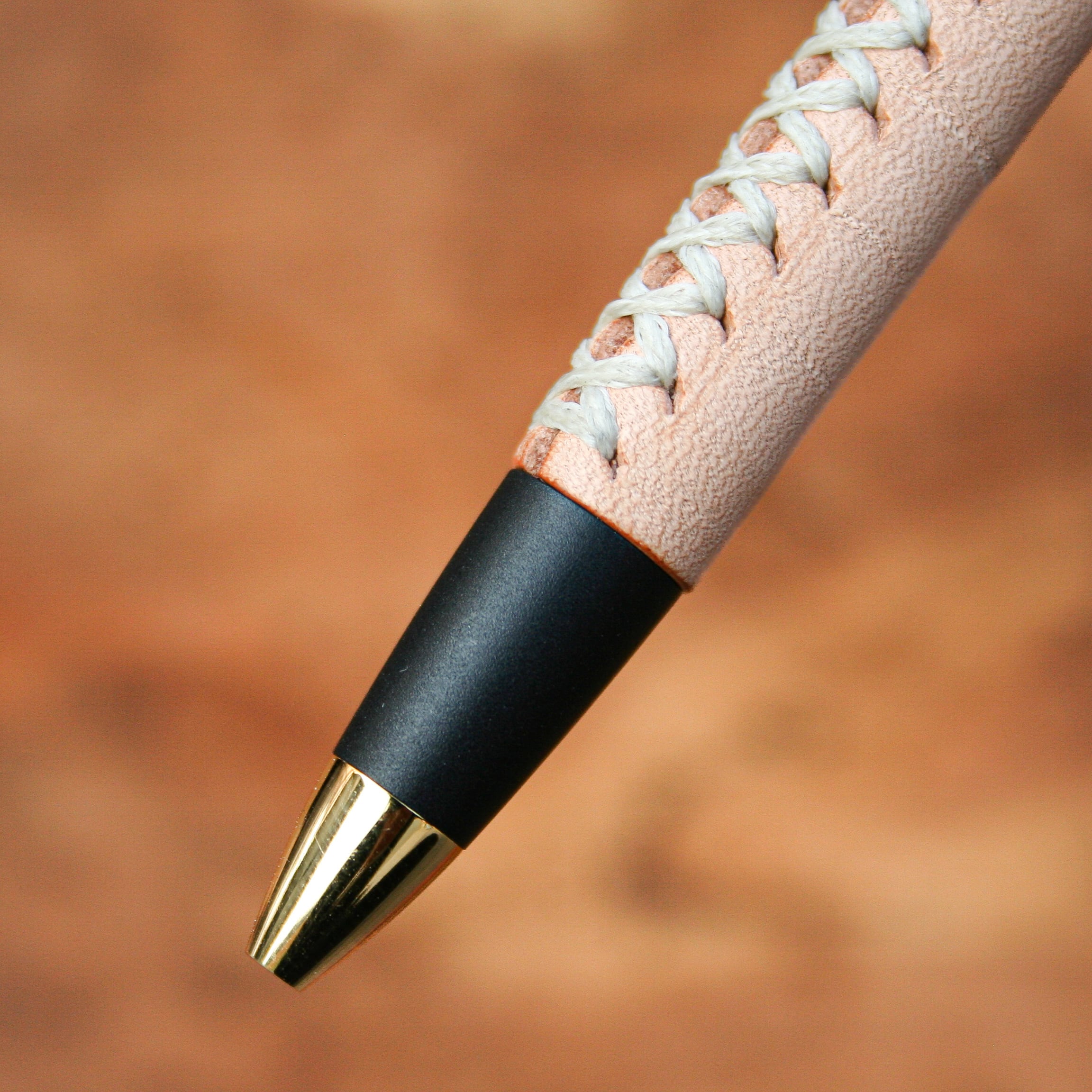 ☆不定期販売☆ 革軸ペン 【特上ヌメ革節目模様 ナチュラル】 | Schicksal