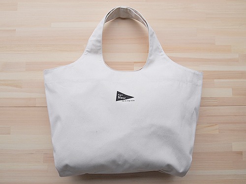 ショッピングショルダーバッグ（TOTE BAG OFF WHITE "Super Now"）