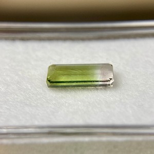 淡いカラー　バイカラートルマリン No.4　約1.00ct