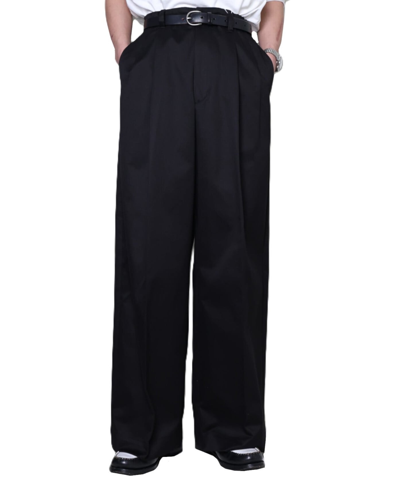 UNIVERSAL PRODUCTS. / 253-60502 2TUCK WIDE CHINO TROUSERS (BLACK