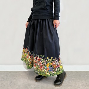 花の楽園 ボタニカル柄(ブラック) ギャザースカート（やや厚手綿100％）