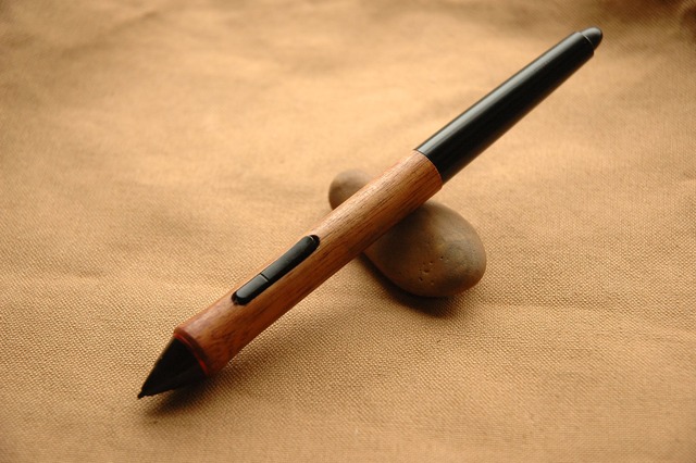 Wooden Grip for Wacom Pro Pen 2 (KP-504E) [Standard type with Button hole]  | Hagurumado Woodcrafts Yokosuka