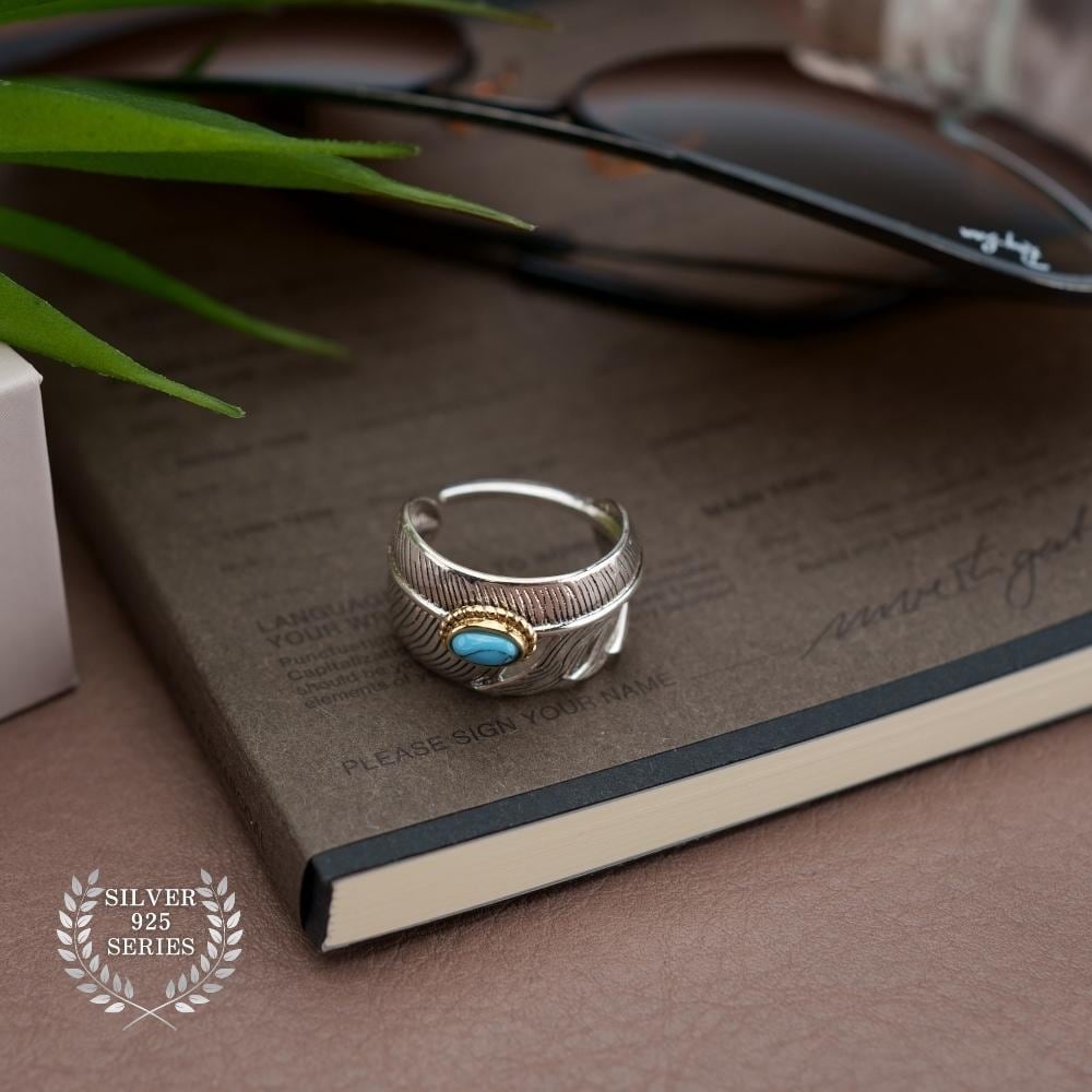 クロスデザインとオニキス石のシルバー９２５製のリング（指輪）！