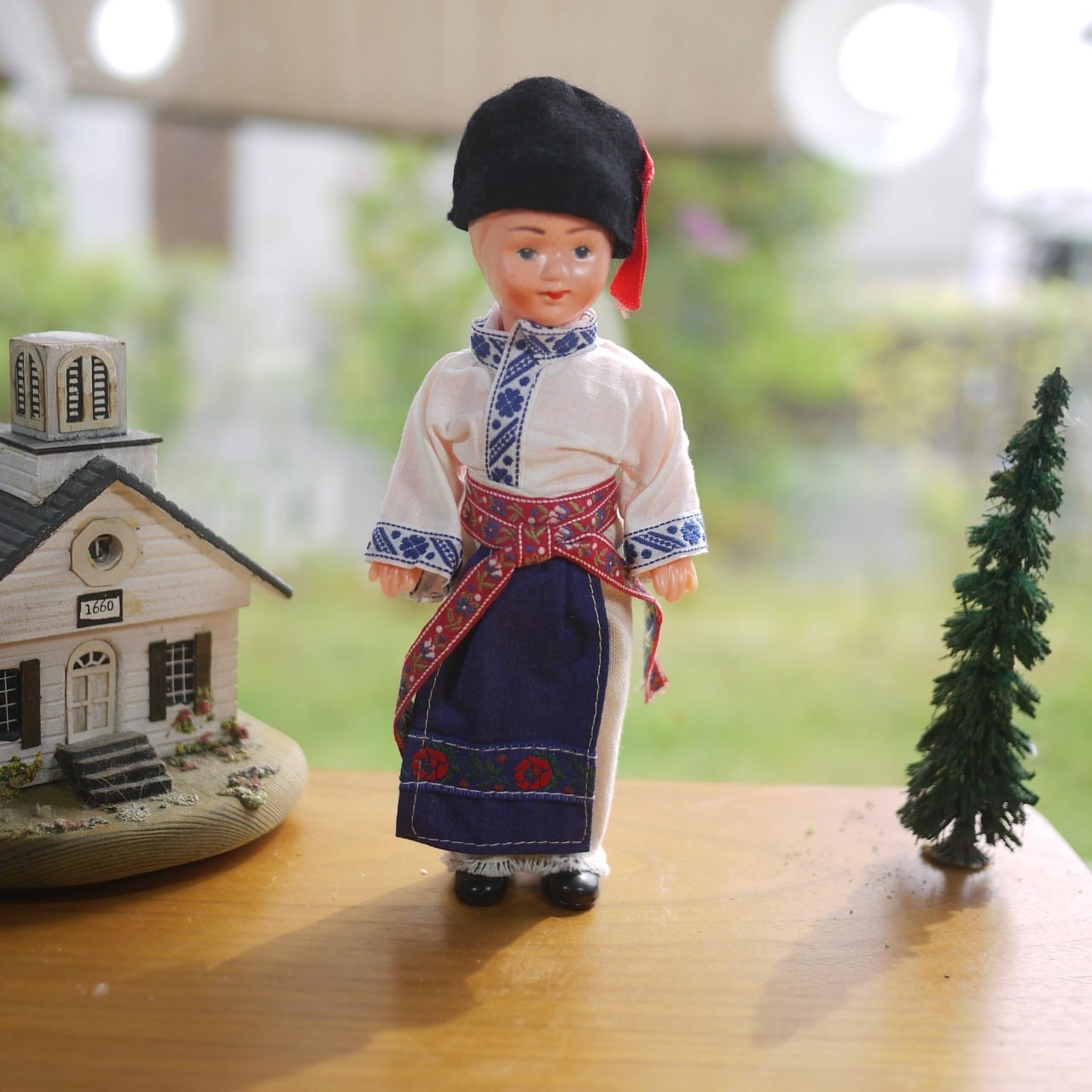 民族衣装の人形 男の子 チェコ | こりすのパン屋Base店 （世界の蚤の市