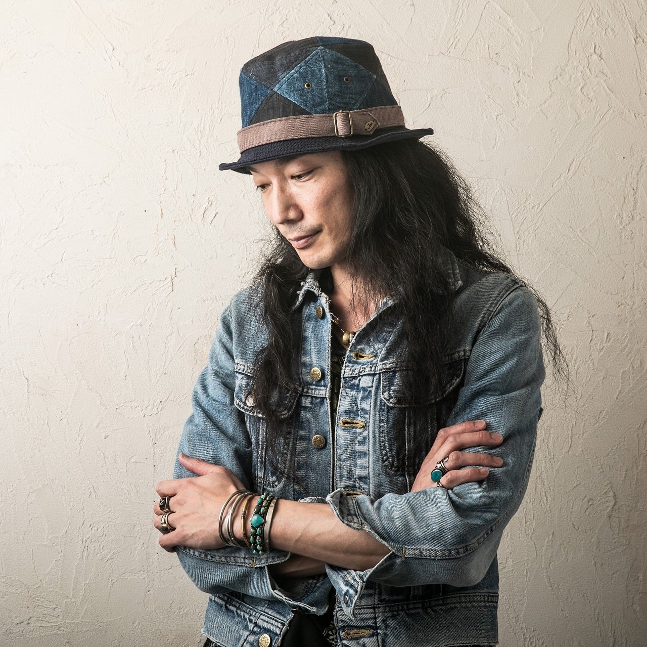 ブルキナファソ・タイ・日本の藍染めパッチワークハット『 Indigo