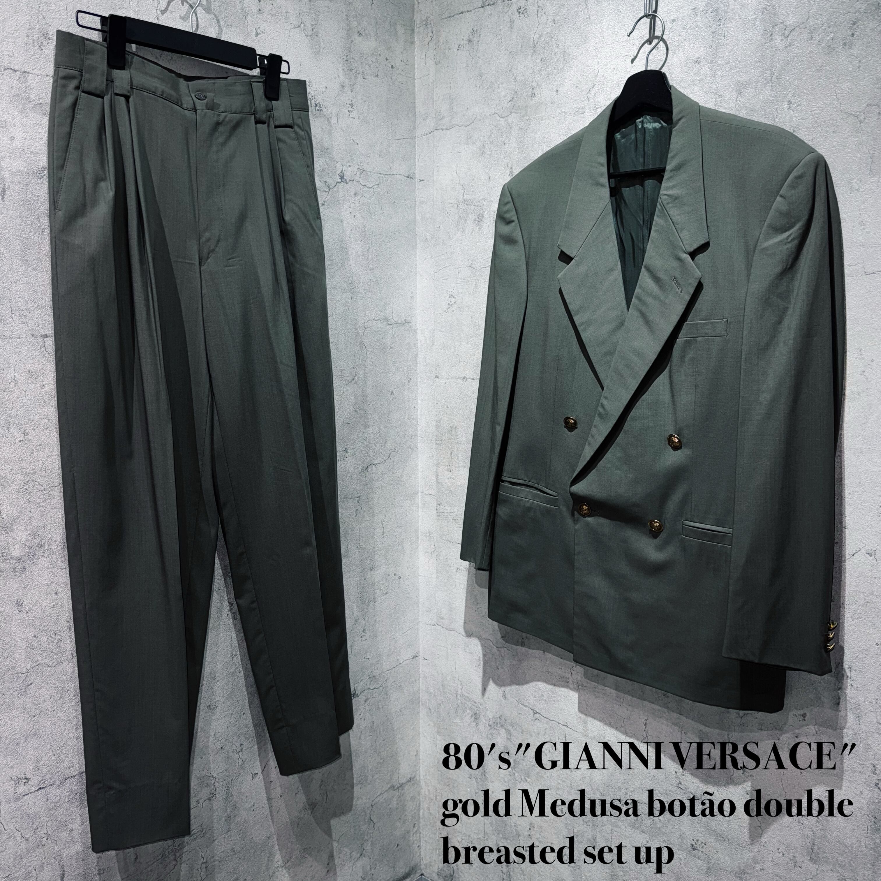 80's"GIANNI VERSACE"gold Medusa botão double breasted set up