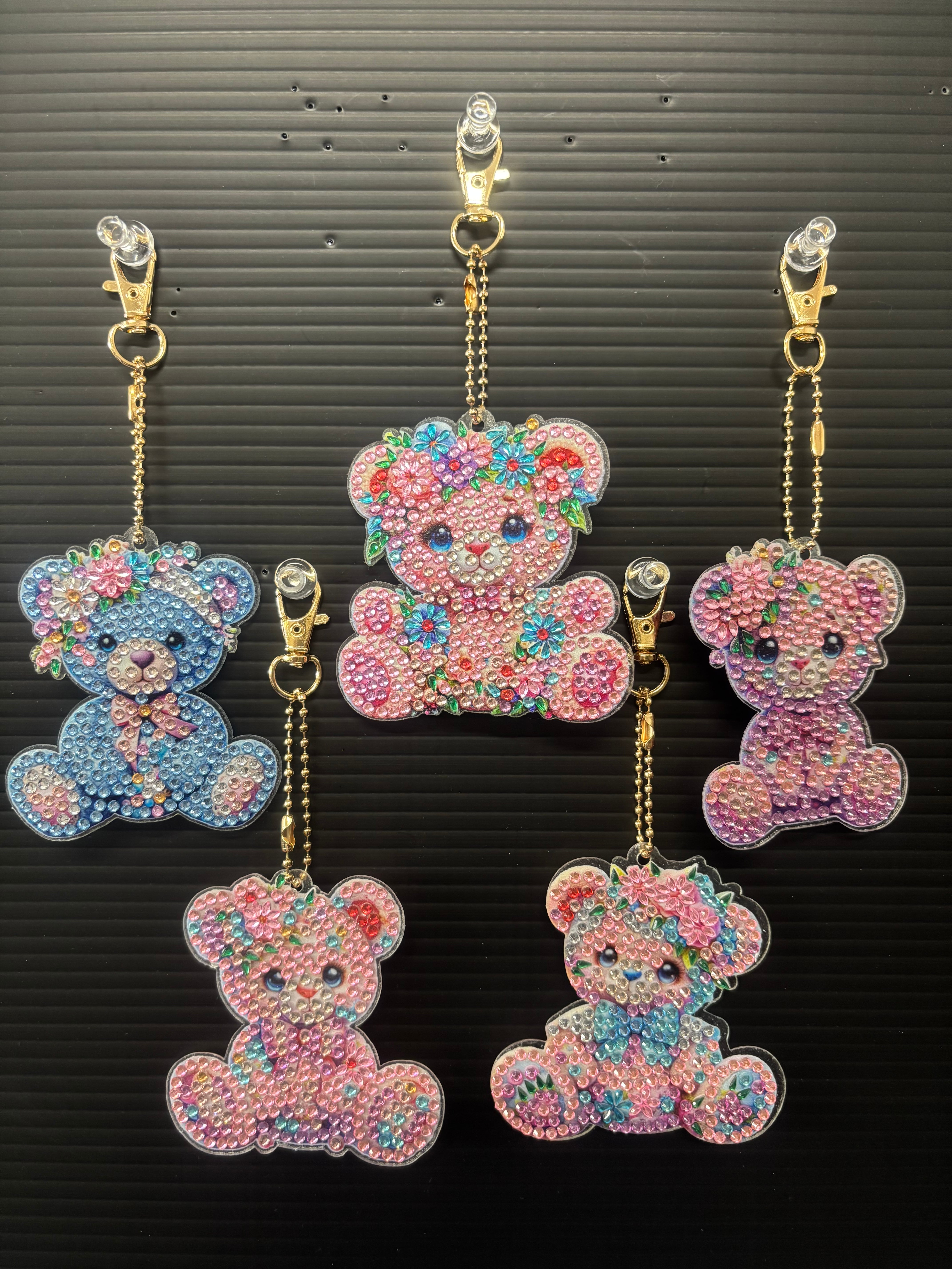 きらきらビーズのくまちゃんキーホルダー【ハンドメイド／就労支援作品