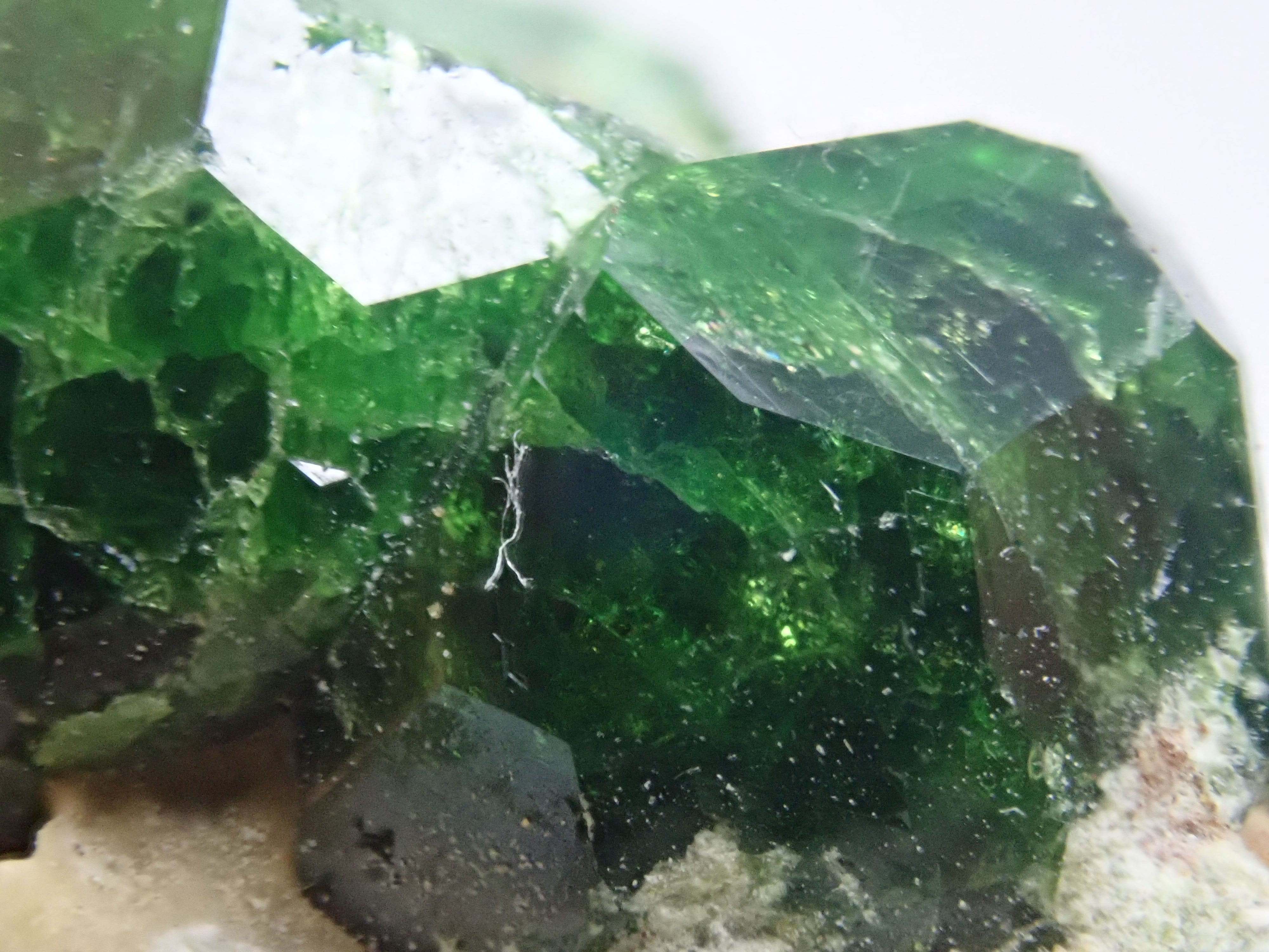 デマントイドガーネット ② イラン産 / 天然石 原石 鉱物標本 デマントイドガーネット イラン産 / 天然石 原石 鉱物標本 ガーネット 原石