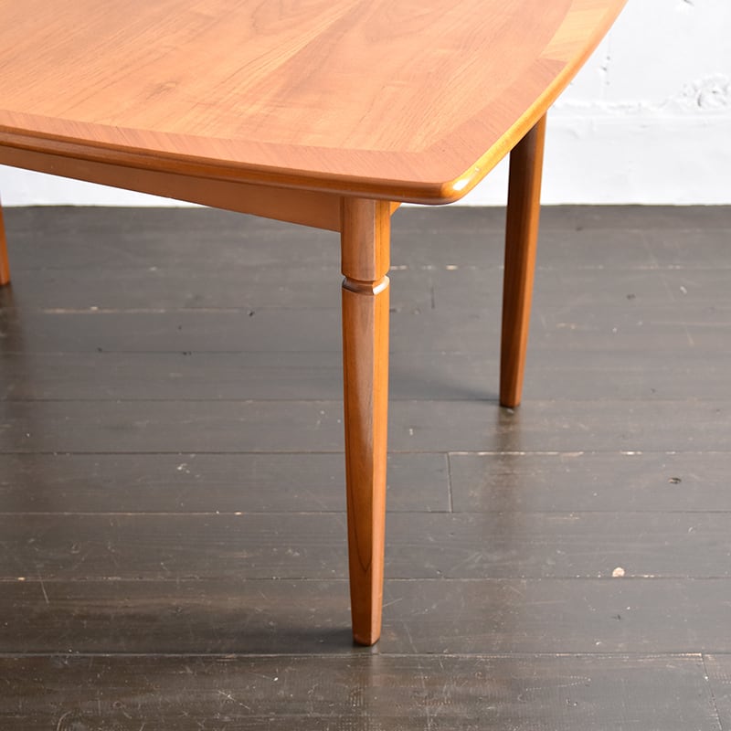 Meredew Extension Dining Table / メレデュー エクステンション