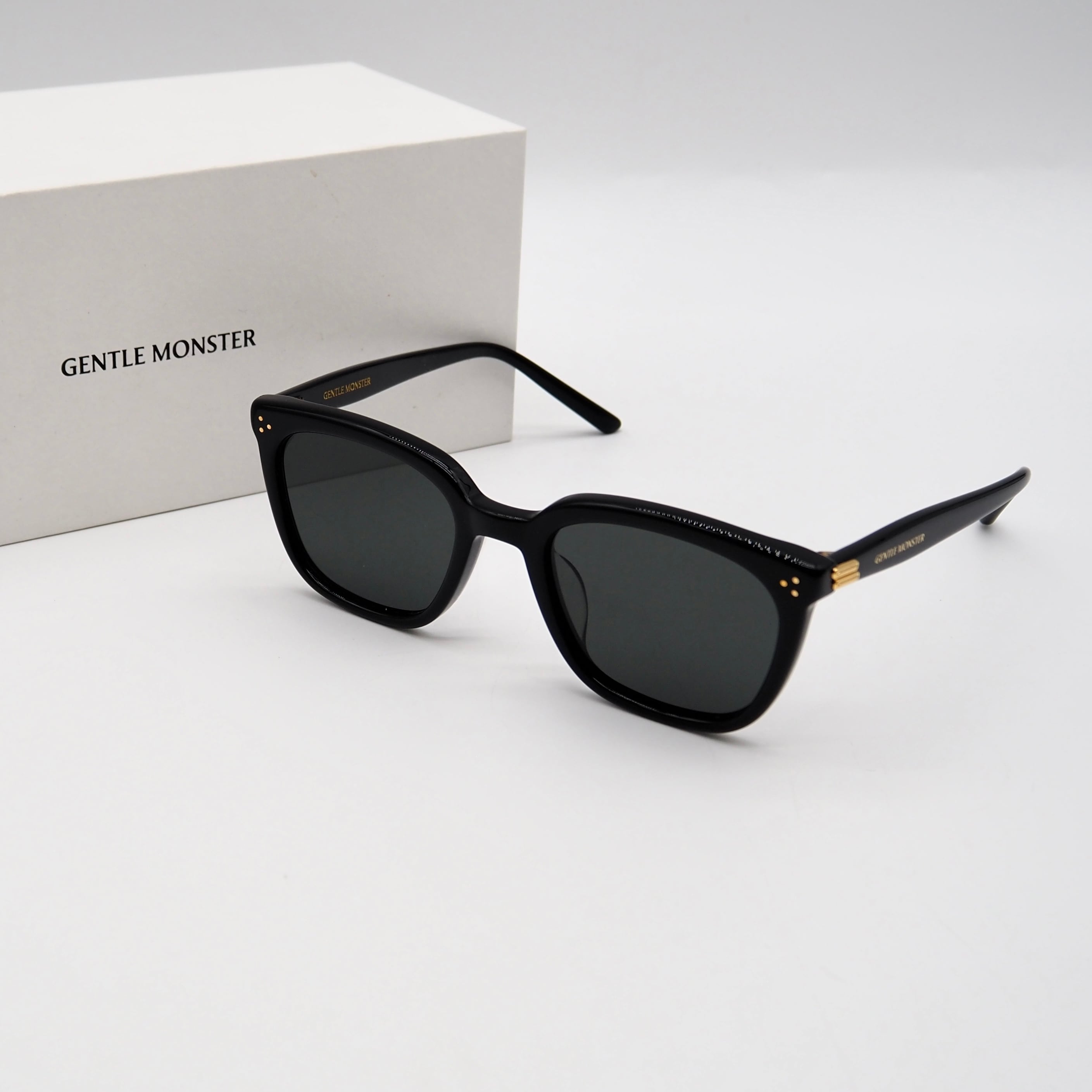【現行品】Gentle Monster BLOOMO サングラス ブラック ゴールド ジェントルモンスター 付属品付き