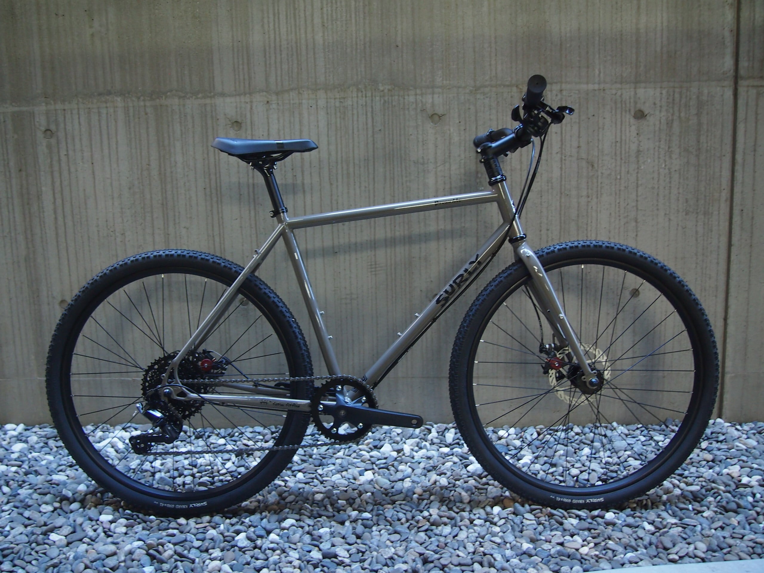 【週末限定値下げ】SURLY フレームバッグ 7インチ SKS ロードバイク向けサドルバッグのRACER STRAPS 800、フレームバッグ