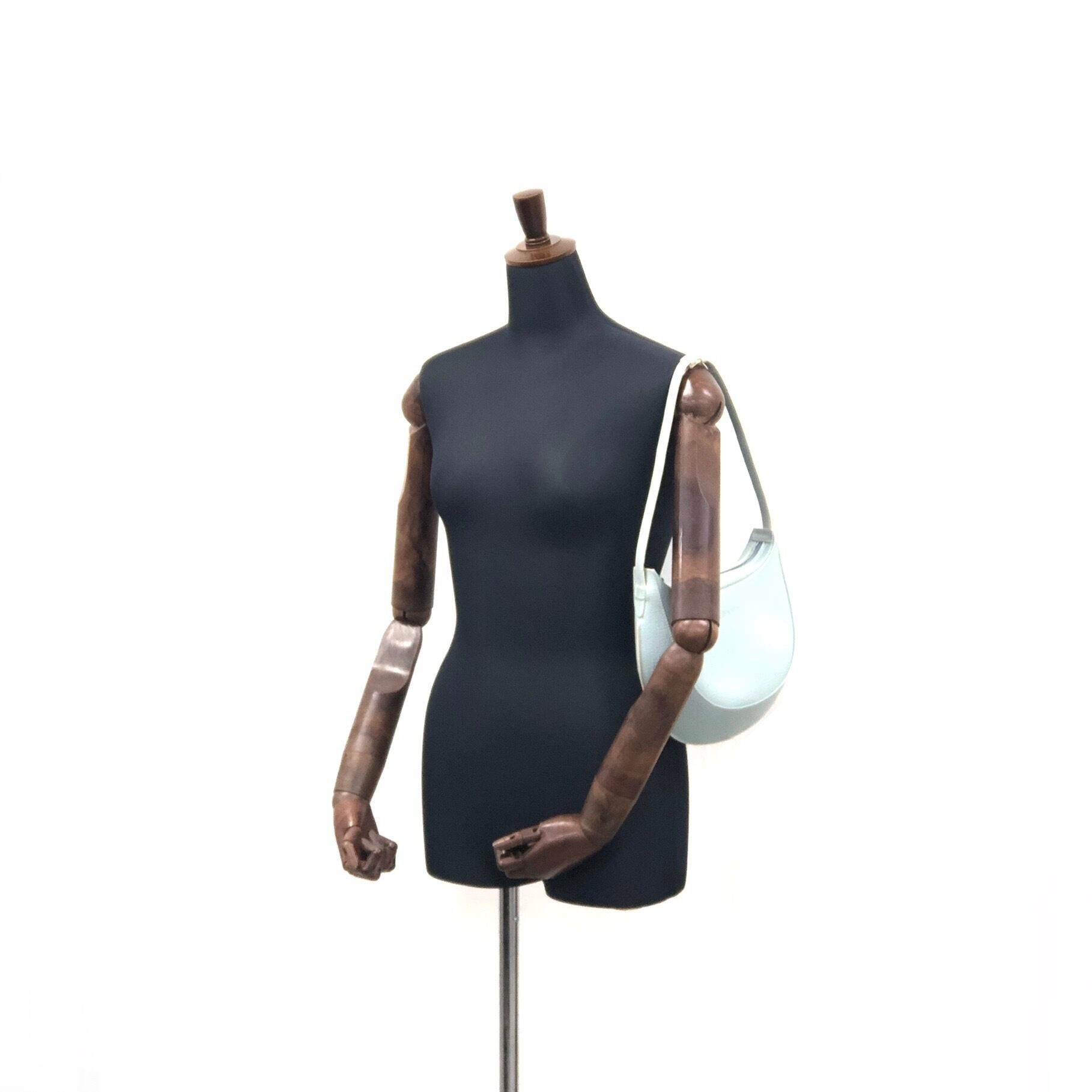 LOEWE ロエベ ロゴ エンボスレザー ラウンド 2way ショルダーバッグ
