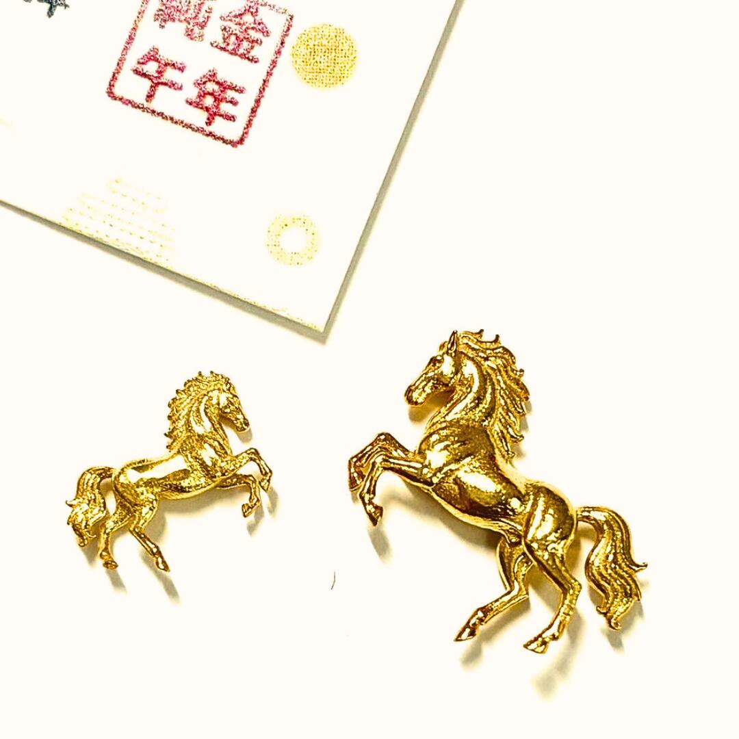 超早割価格】【年内に届く】純金の午年のお守り「跳ねる馬」約1g。「令