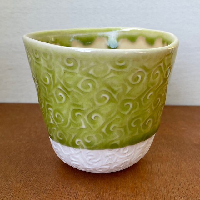 児島和孝／緑釉印文台風型浅鉢