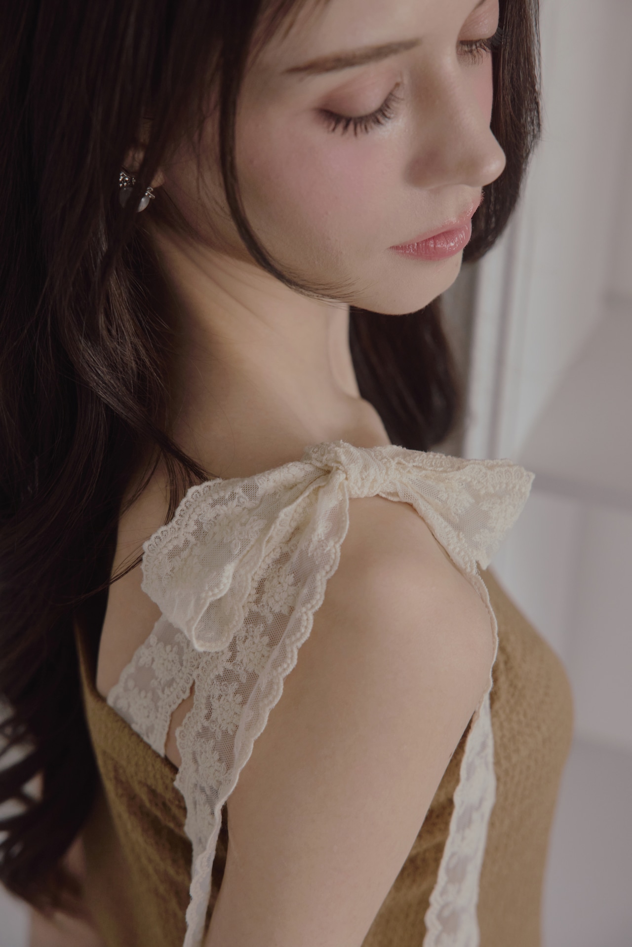 Lace ribbon bare tops