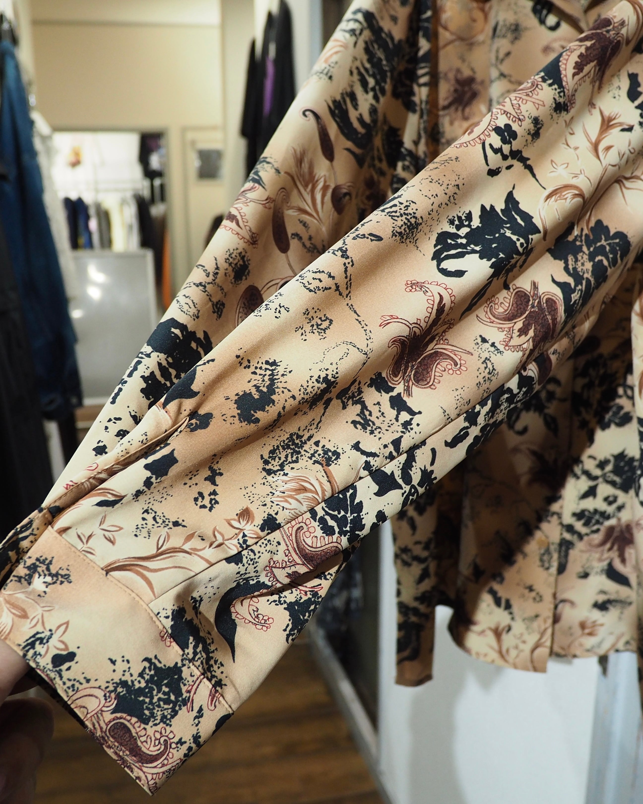 Beautiful Classic Flower All Over Pattern Drape Open Collar Shirt