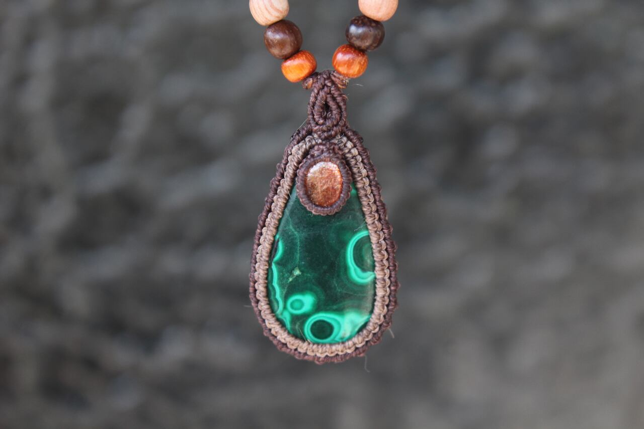 Malachite & Sunstone micro macrame woody pendant