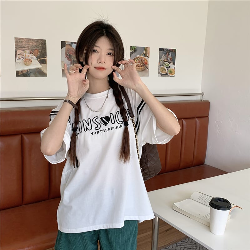 送料無料 女性Tシャツ韓国レタープリントかわいいTシャツ原宿