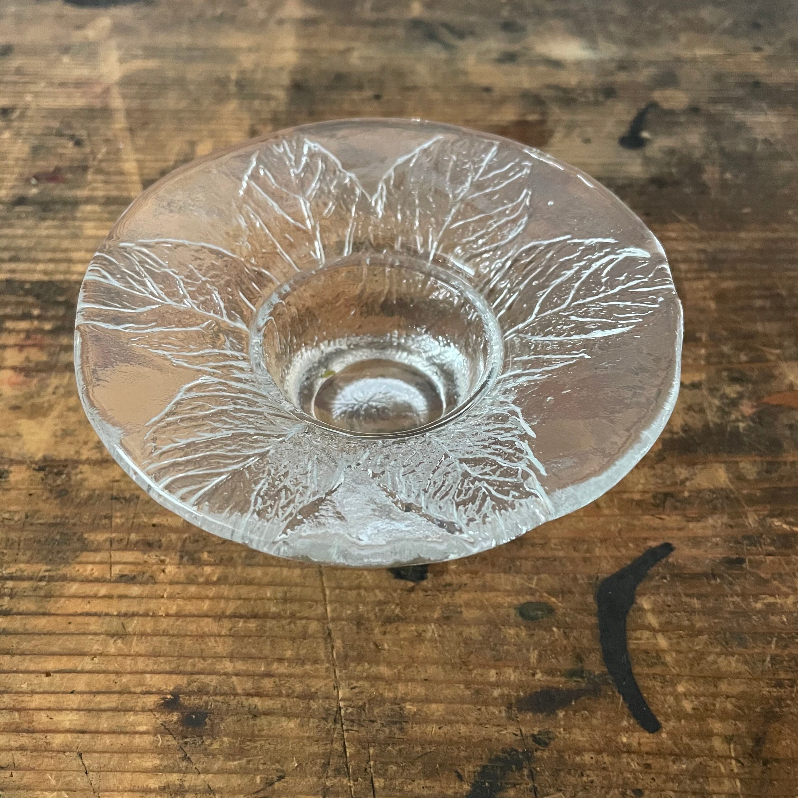 葉っぱ模様のキャンドルホルダー