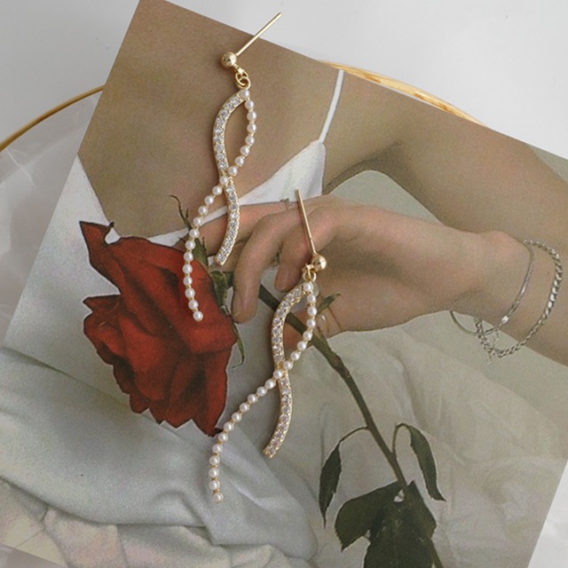 ツイスト ビジュー ロングピアス