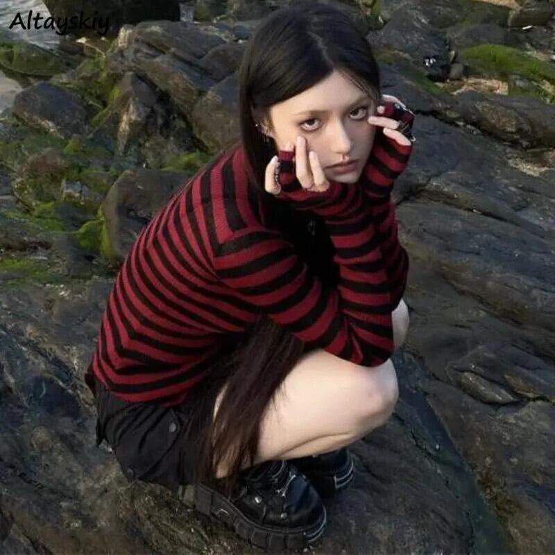 【新作】【送料無料】 Y2k パンクスタイルプルオーバー女性ストライプヴィンテージシックなゴシックストリートシンプルな春原宿セクシーなガールズファッションカジュアルニット 0335825405704