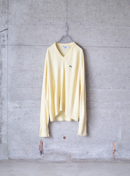 "IZOD LACOSTE" 1970s Orlon acrylic V-neck knit