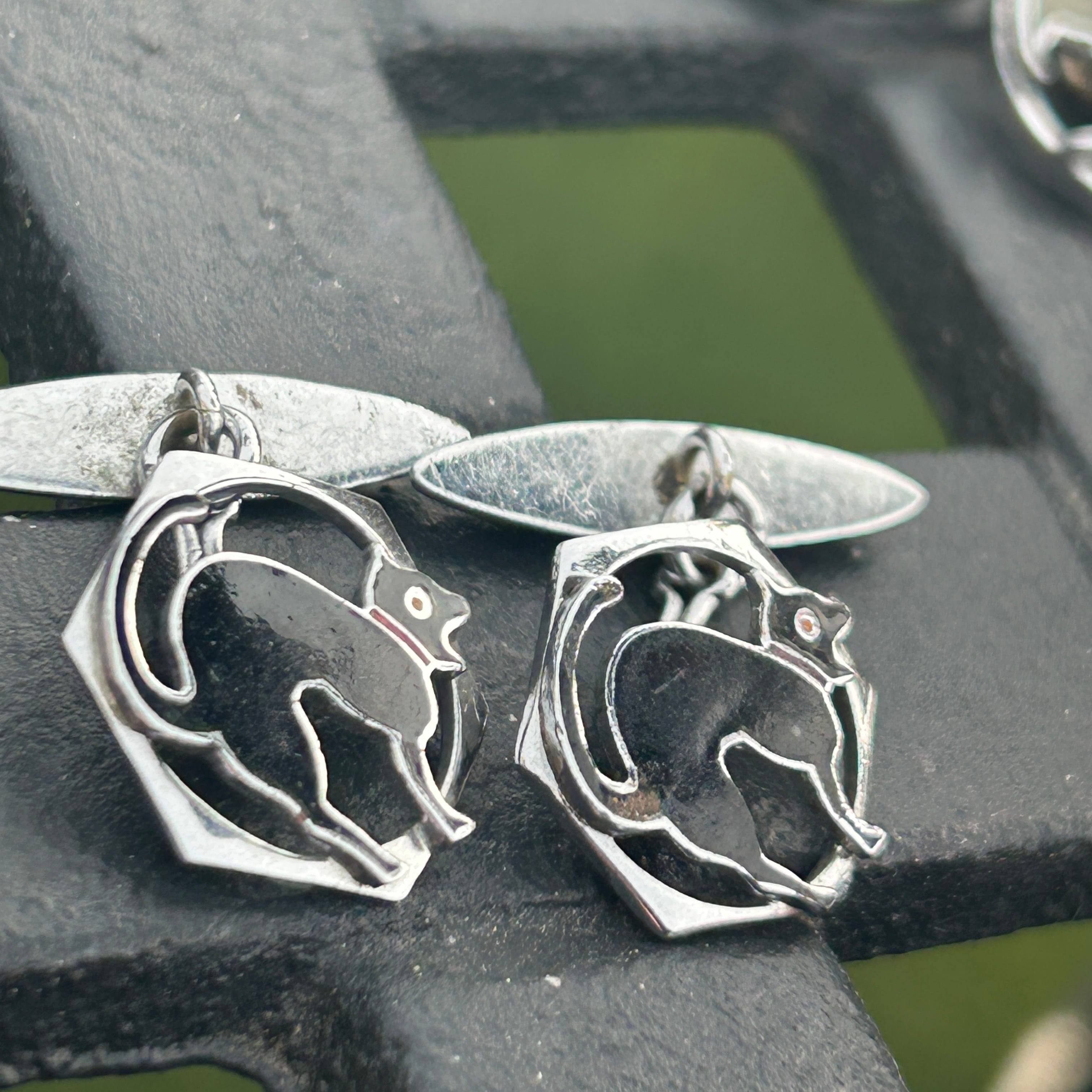 アンティーク　和製ヌーボー　黒猫のカフス