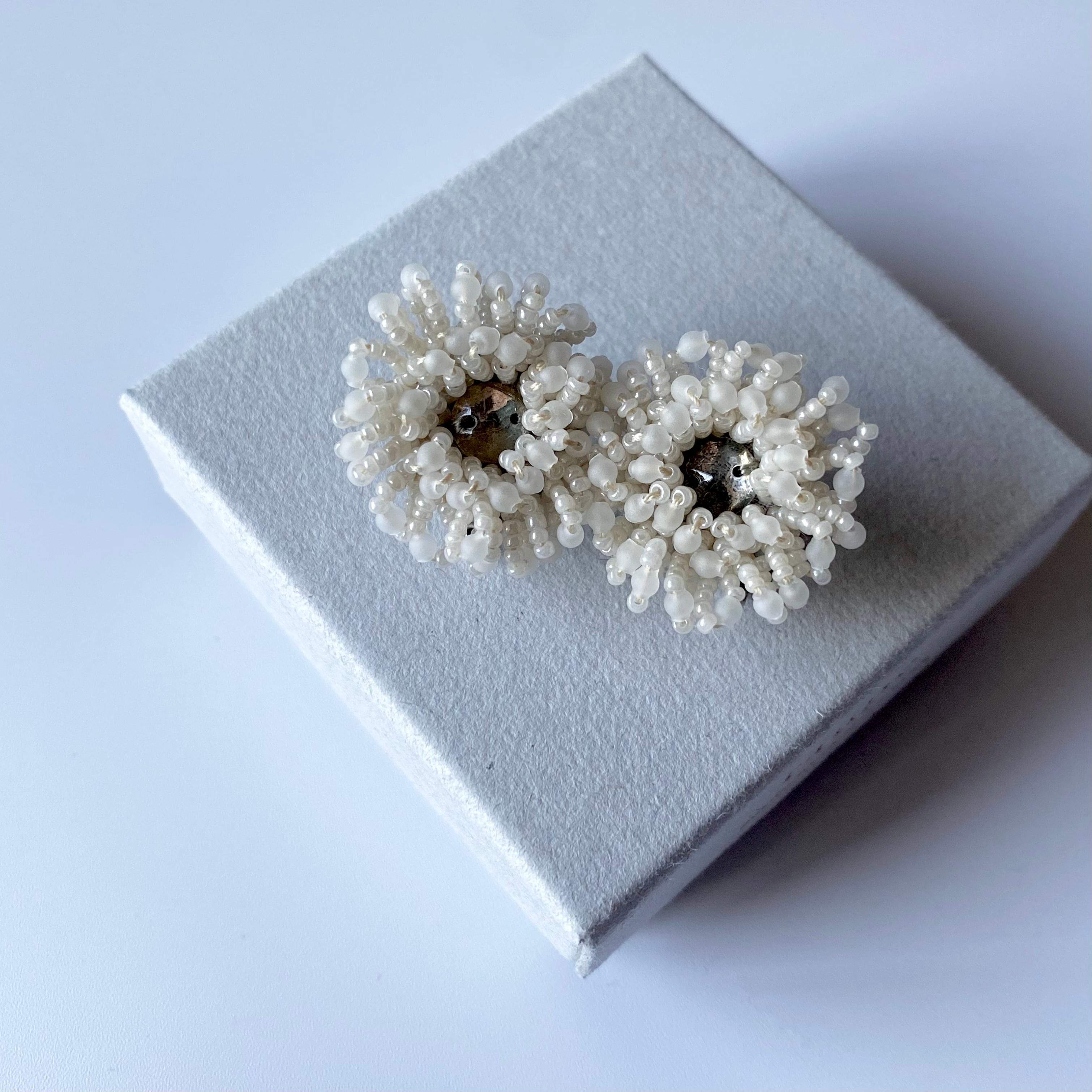 作家さま✨️ブローチ ハンドメイド