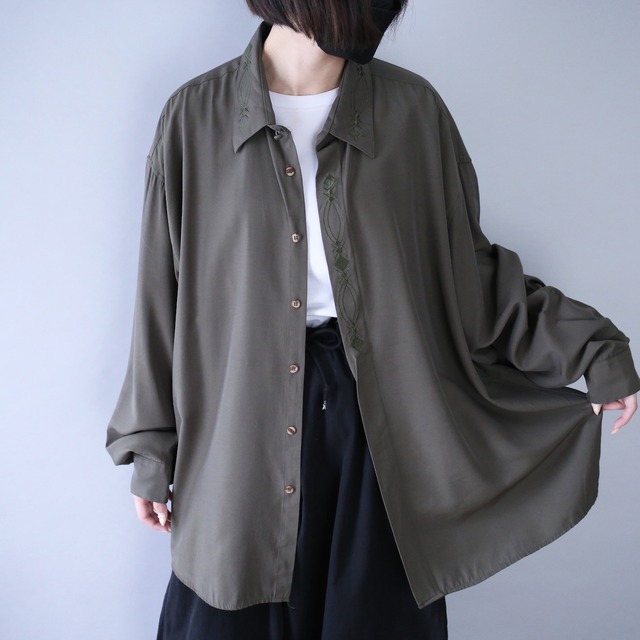 "刺繍" collar and fry-front minimal mode design loose shirt