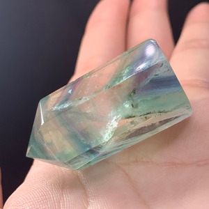 透明度、色合いが美しいグラデーションフローライトポイント