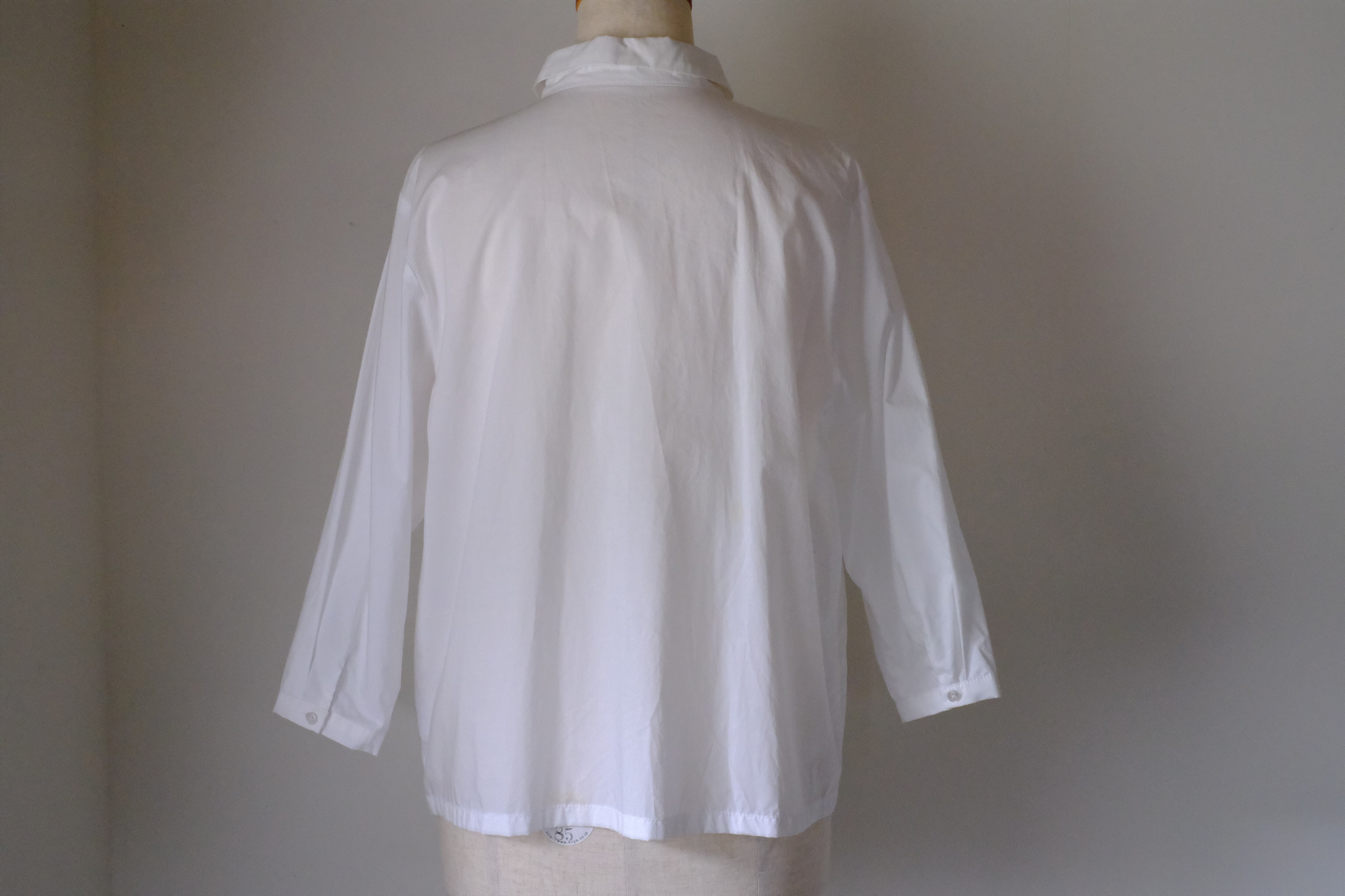 七分丈スタンドカラーブラウス(オフ白/刺繍無)