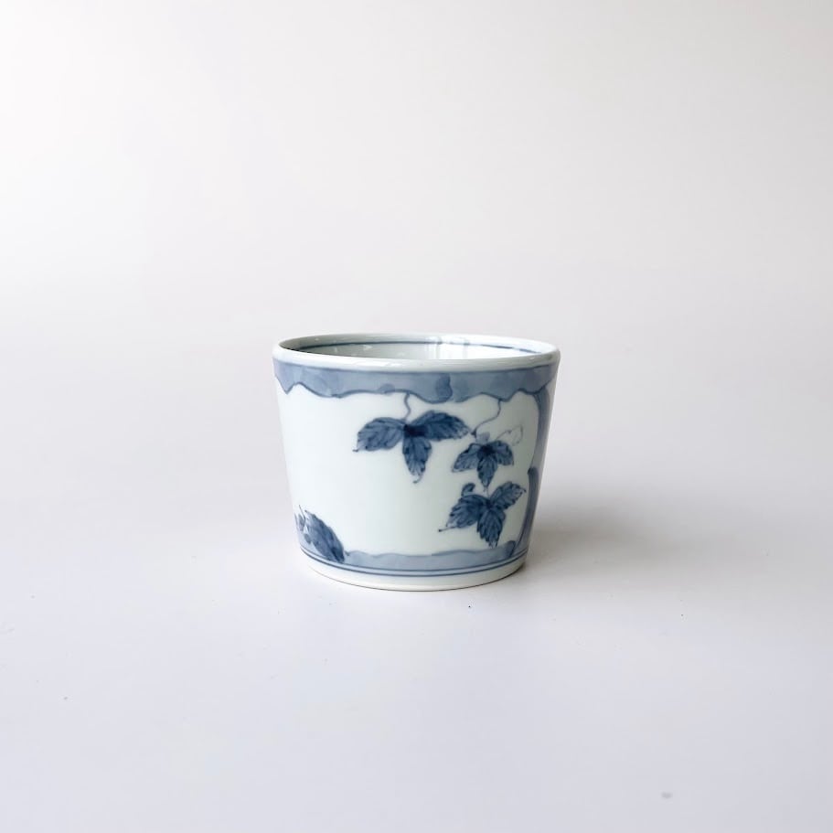 伊万里焼】染付ぶどう蔓草文 そば猪口【在庫限り】 | 和食器のすべて