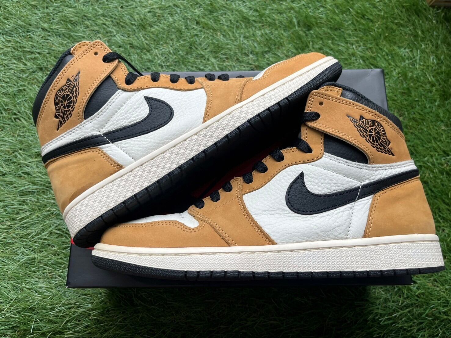 NIKE AIR JORDAN 1 RETRO HIGH OG ROOKIE OF THE YEAR 555088-700 27  