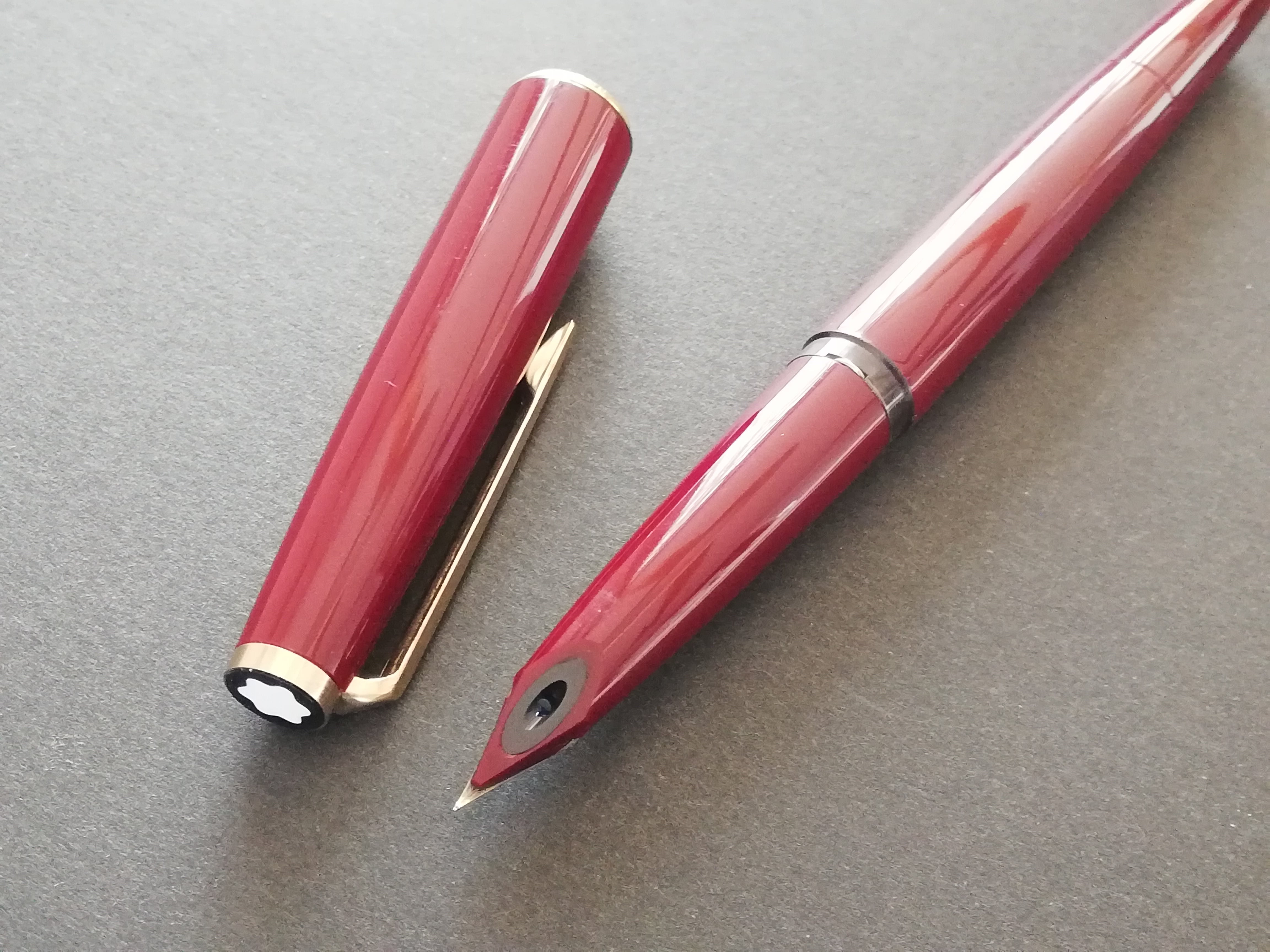 70s モンブラン 320 ボルドー MONTBLANC 320 （細字） 14K 02175