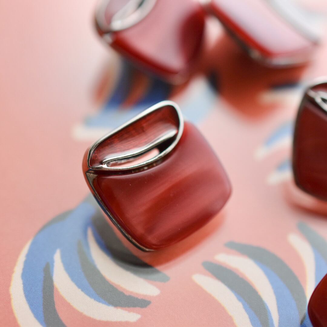 ●『2個セット』スクエア エナメルレッド×シャイニーボルドー 21㎜