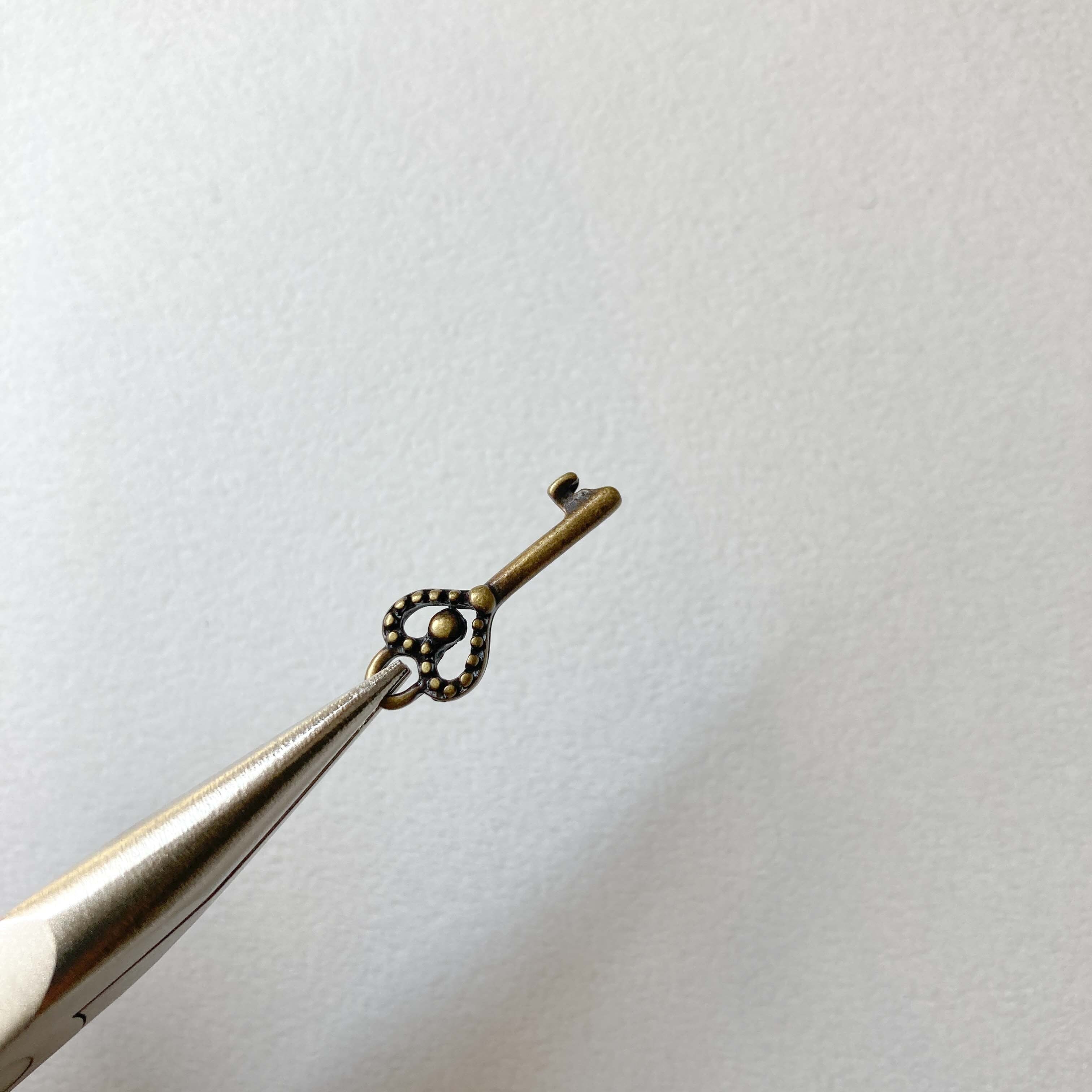 アンティーク風 ドットハート鍵チャーム | Dua-アクセサリーパーツショップ