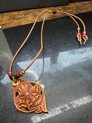 シェリダンスタイルカービング・ネックレス