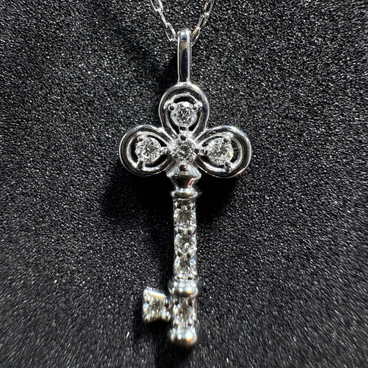 Pt900 0.10ct ダイヤモンド キーモチーフネックレス | カオキ | 日本