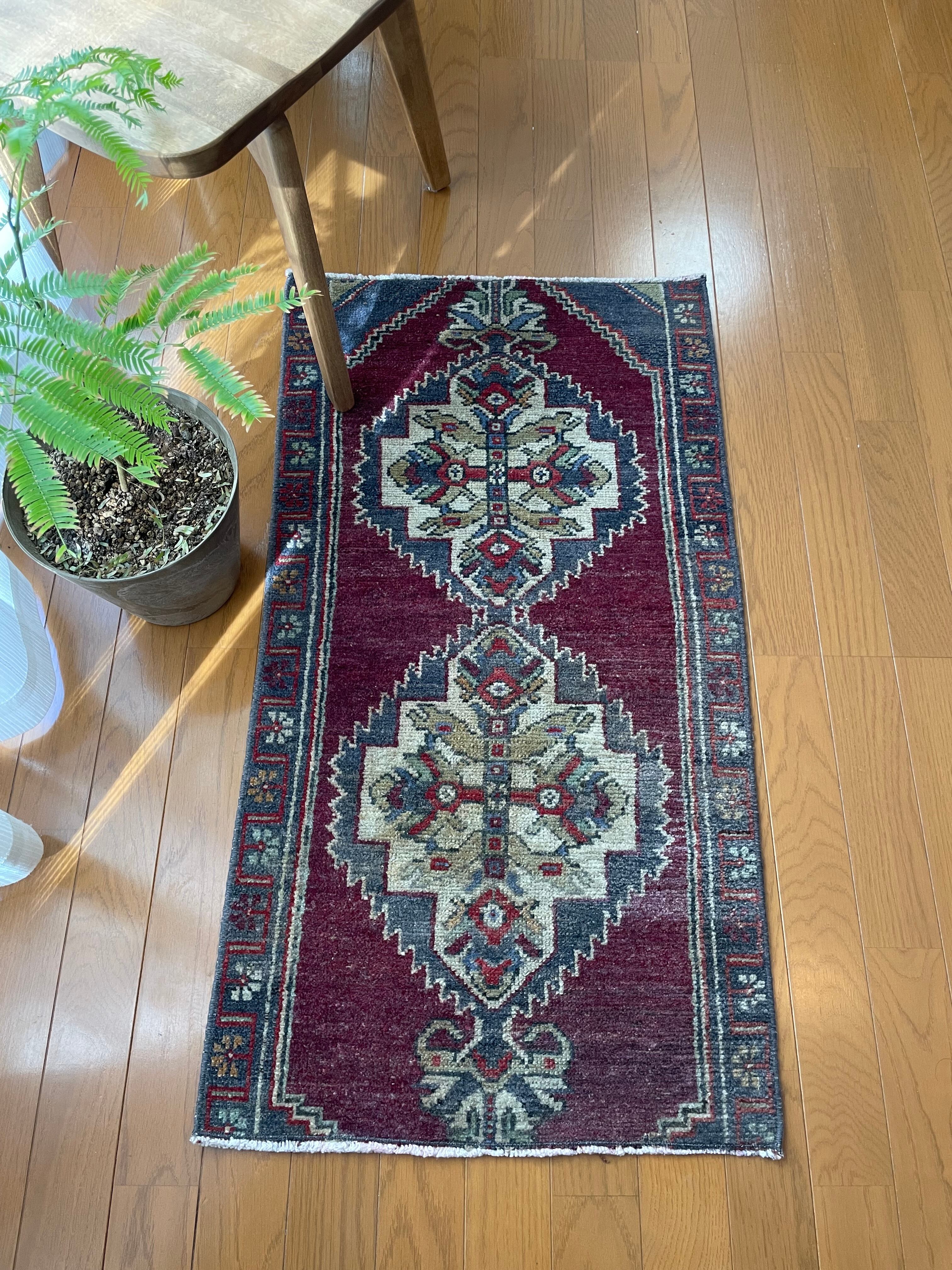 土日限定セール！　1点もの！　ヴィンテージランナーラグ   ボルドー　トルコラグ 土日限定セール！ 1点もの！ ヴィンテージランナーラグ ボルドー