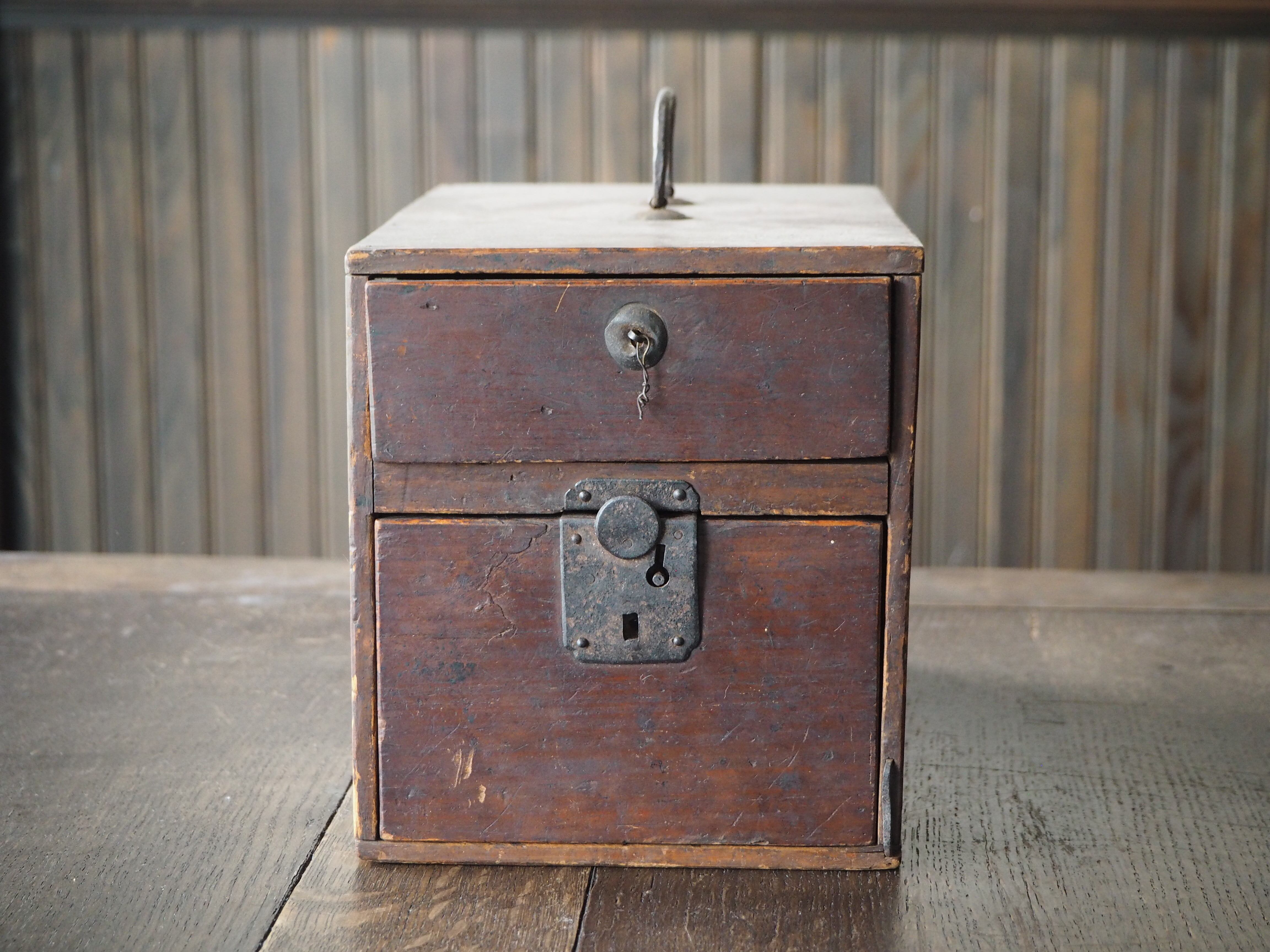 持ち手付き銭箱