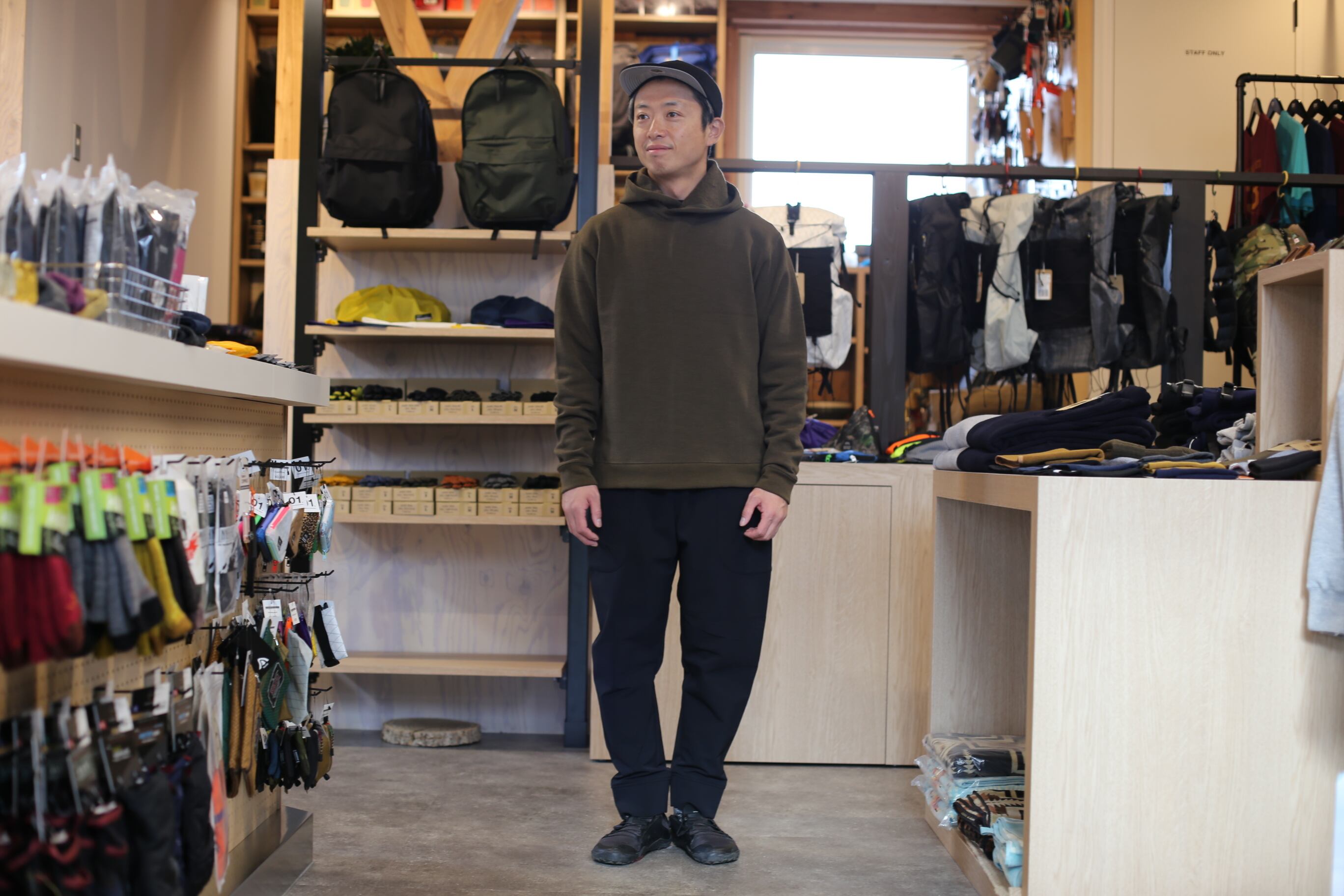Yetina Light hoodie | 01. Outdoor & Life Shop