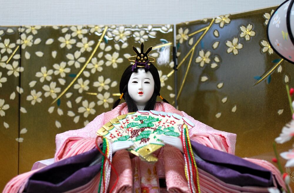 京都西陣織 雛人形　✿立ち雛飾り✿　人形工房讃久監修 京都西陣織雛人形【花】 | 鴻巣の老舗人形店 森田人形製作