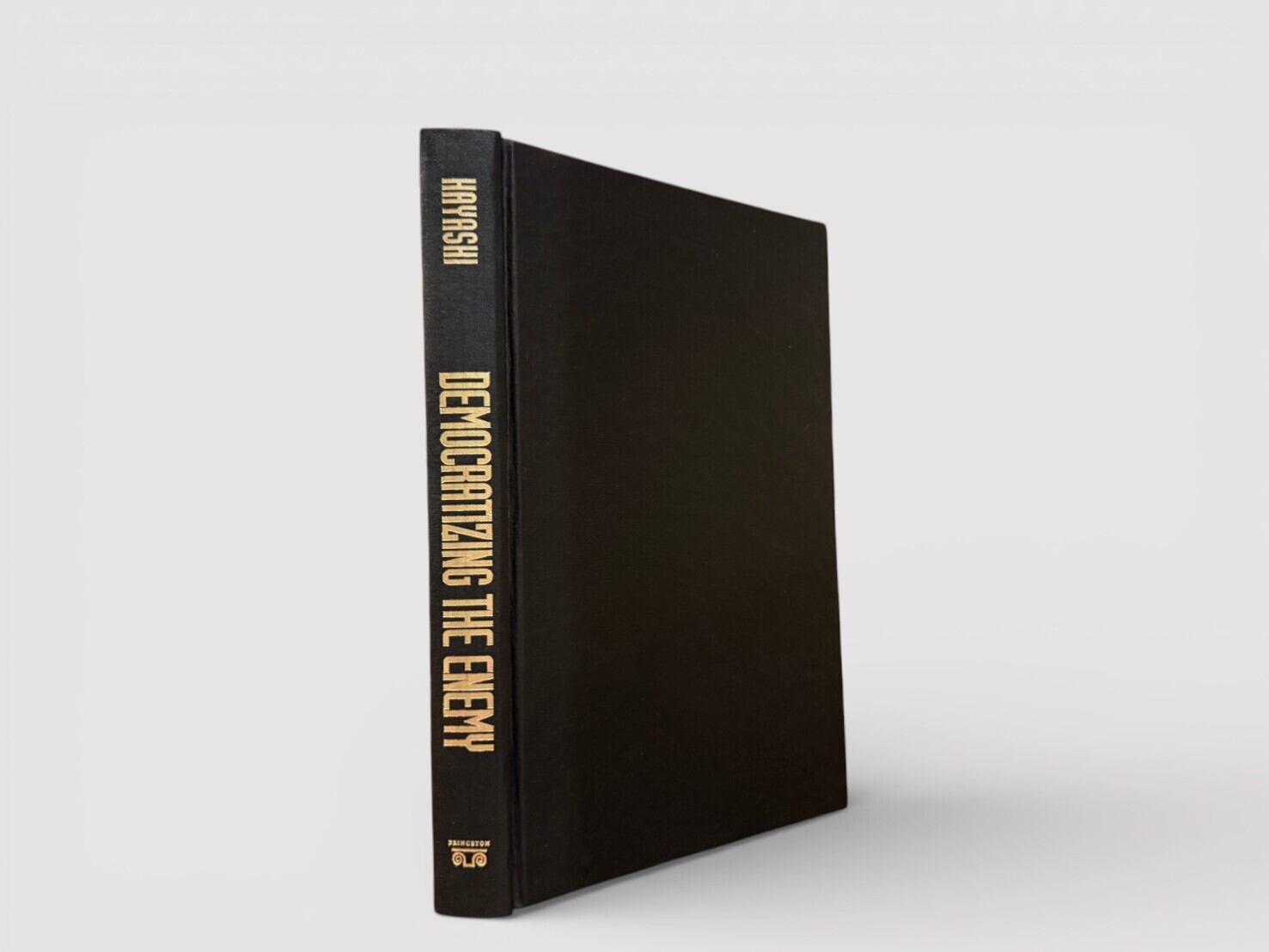 【SH086】【FIRST EDITION】Democratizing the Enemy: The Japanese American Internment(2004) /Brian Masaru Hayashi