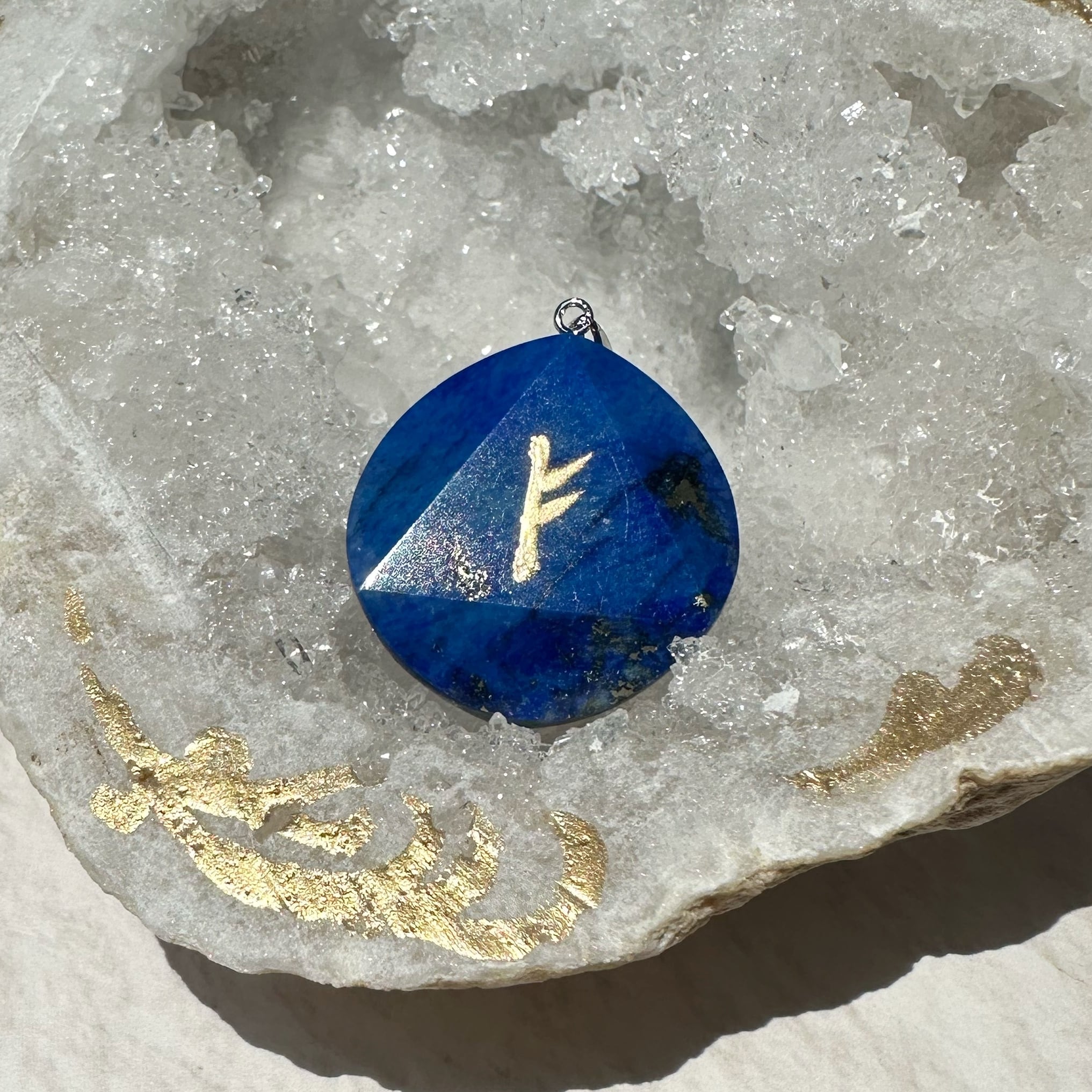 レア！ラジウム鉱石 一星岩 ペンダント 豊かさの象徴】高品質 ラピスラズリ 六芒星「フェオ」ペンダントトップ