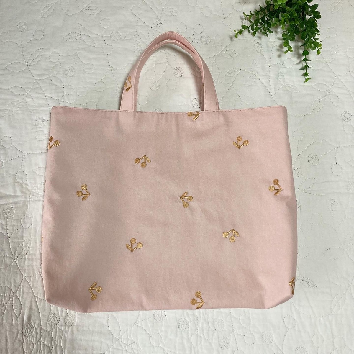 ハンドメイド レッスンバッグ 絵本袋 手提げかばん さくらんぼ刺繍  