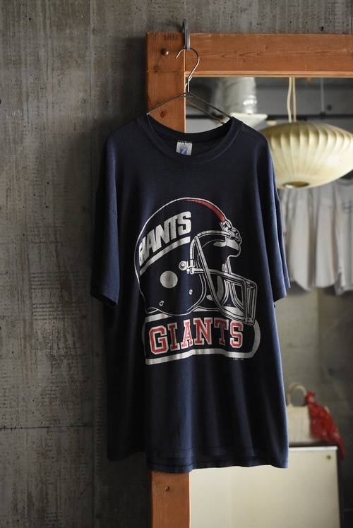 OK／80-90's "GIANTS" -NFL- New York GIANTS fade body tee.