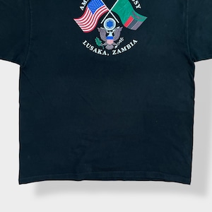 【HANES】XL ビッグサイズ Tシャツ メキシコ製 アメリカ大使館 ザンビア U.S. Embassy Zambia ワンポイントロゴ バックプリント 国旗 BEEFY-T 半袖 US古着