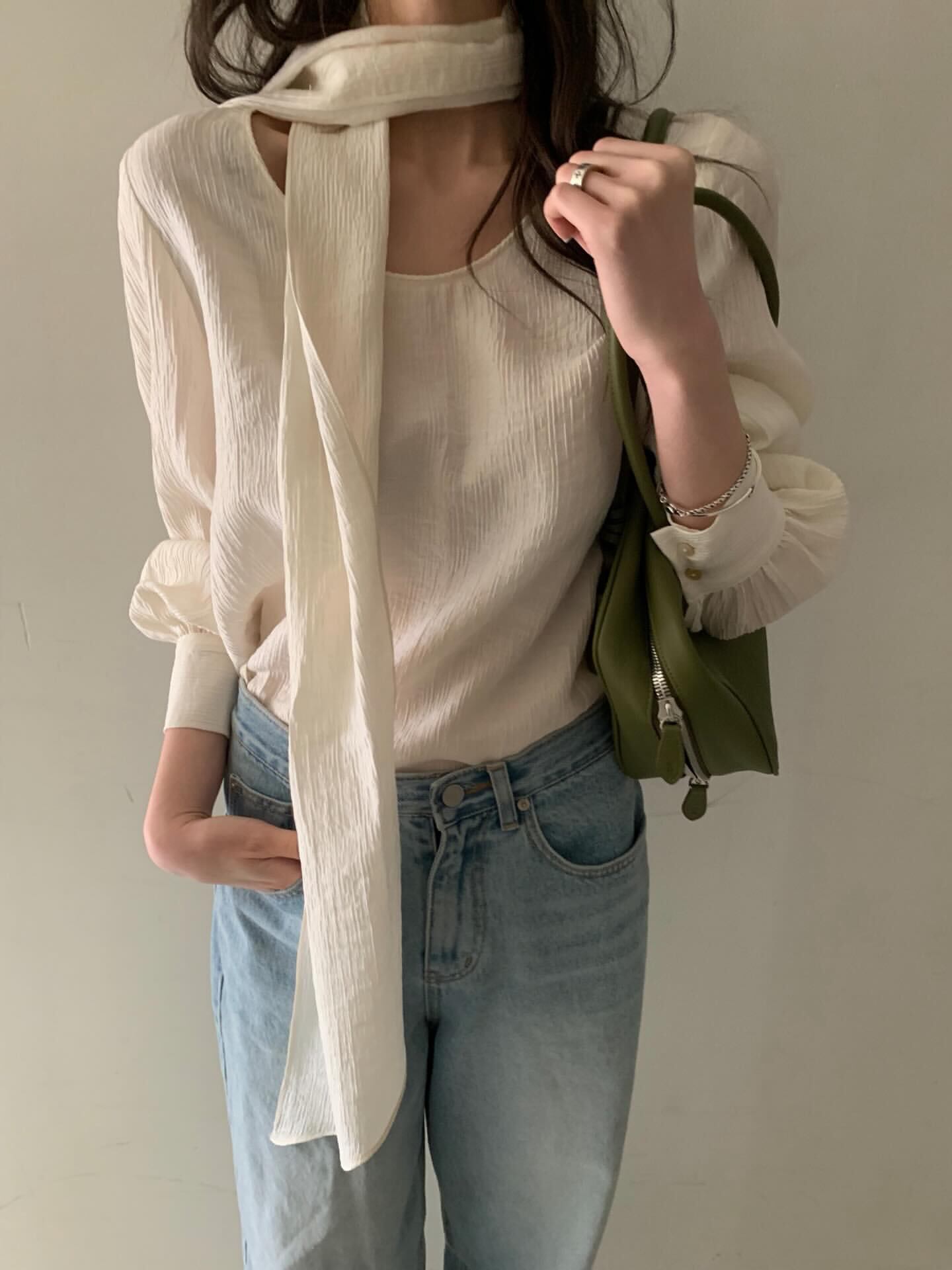 (予約)poster / Dani Scarf Blouse / 2color