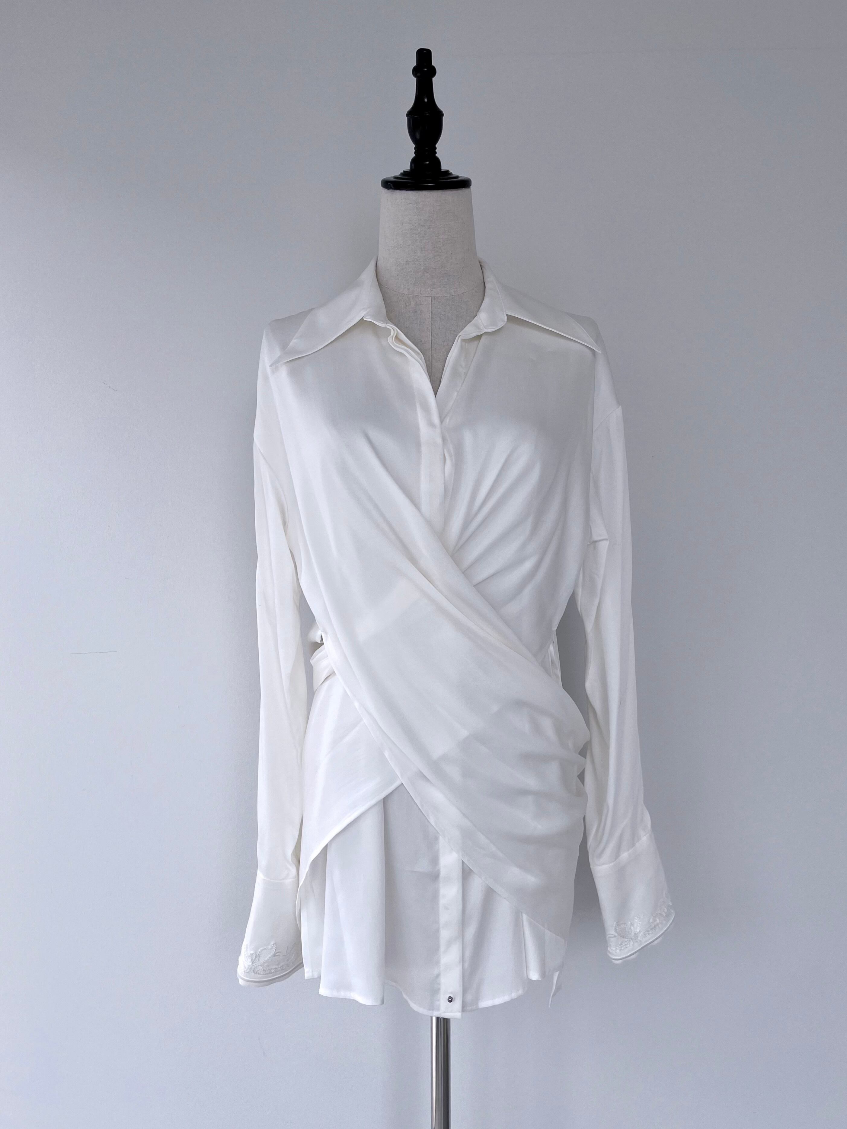 MURRAL Framed embroidery wrap shirt | KOKO