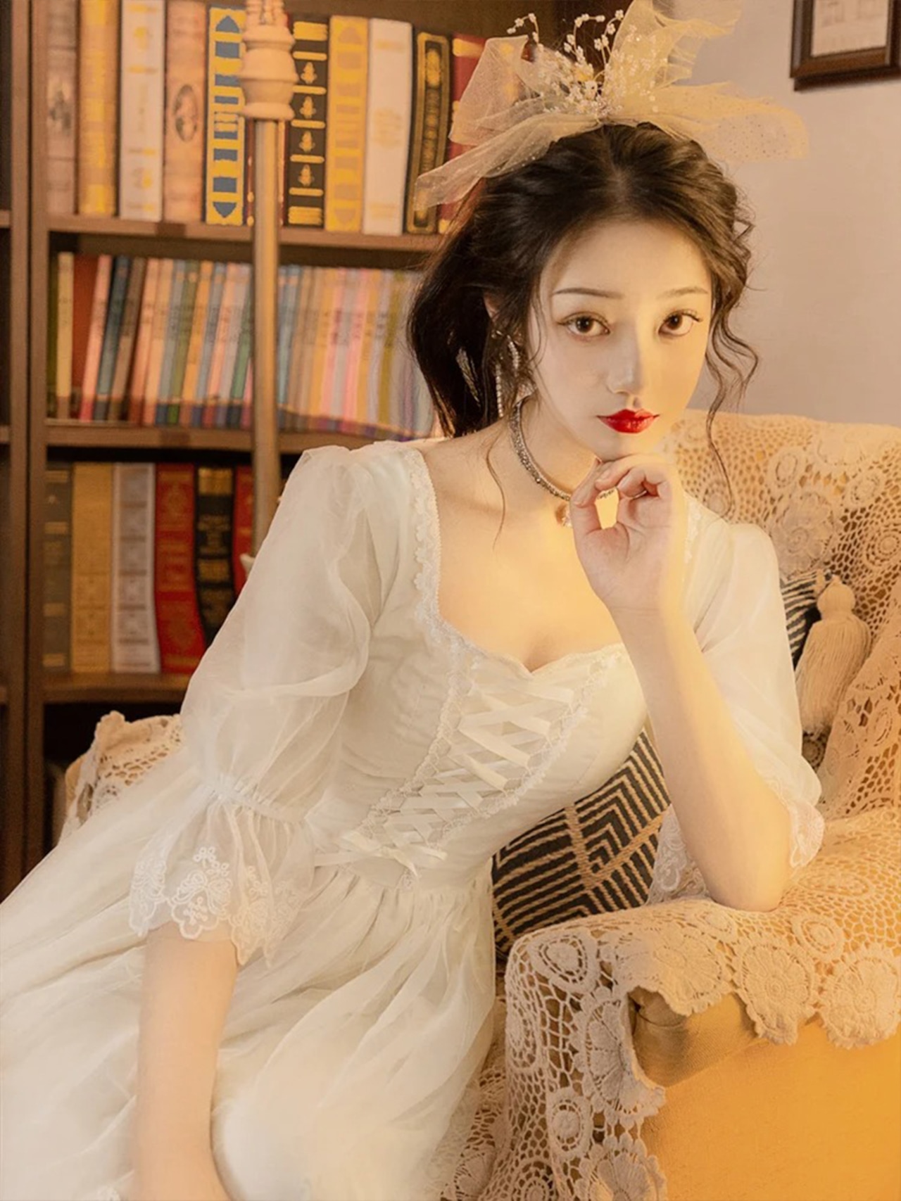 【0032】Floral Lace Princess Short Sleeve Dress